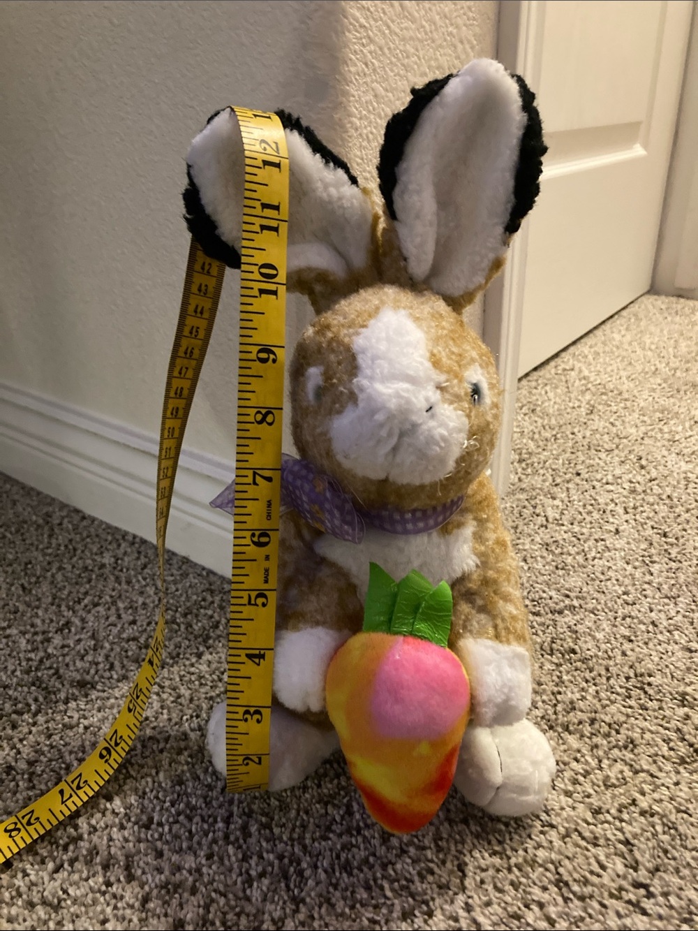 Vintage 90’s Sugar loaf Easter bunny soft toy holding a carrot